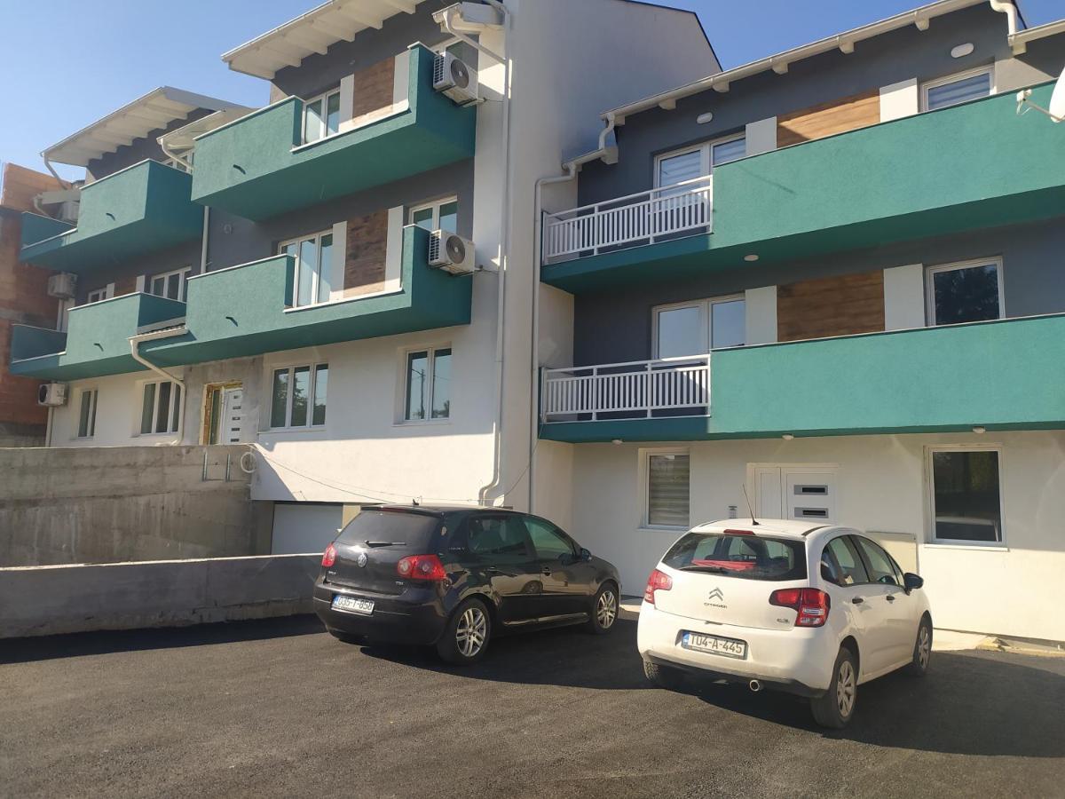 Stan Na Dan Elena Apartman Lukavica Kültér fotó
