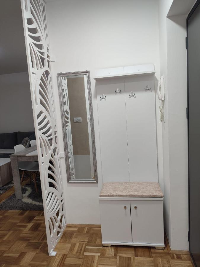 Stan Na Dan Elena Apartman Lukavica Kültér fotó